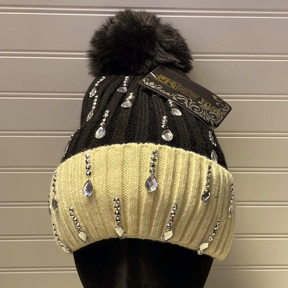 Bling Two Tone Knitted Black Lined Winter Hat with Soft Faux Fur Pompom